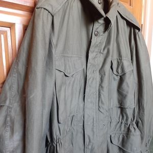 Vintage Military Jacket VETERAN Owned Large Regular